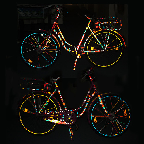 WANDKINGS SafeRad Leuchtaufkleber Fahrrad Helm Gelb Rot Weiß Grün Orange Sterne 